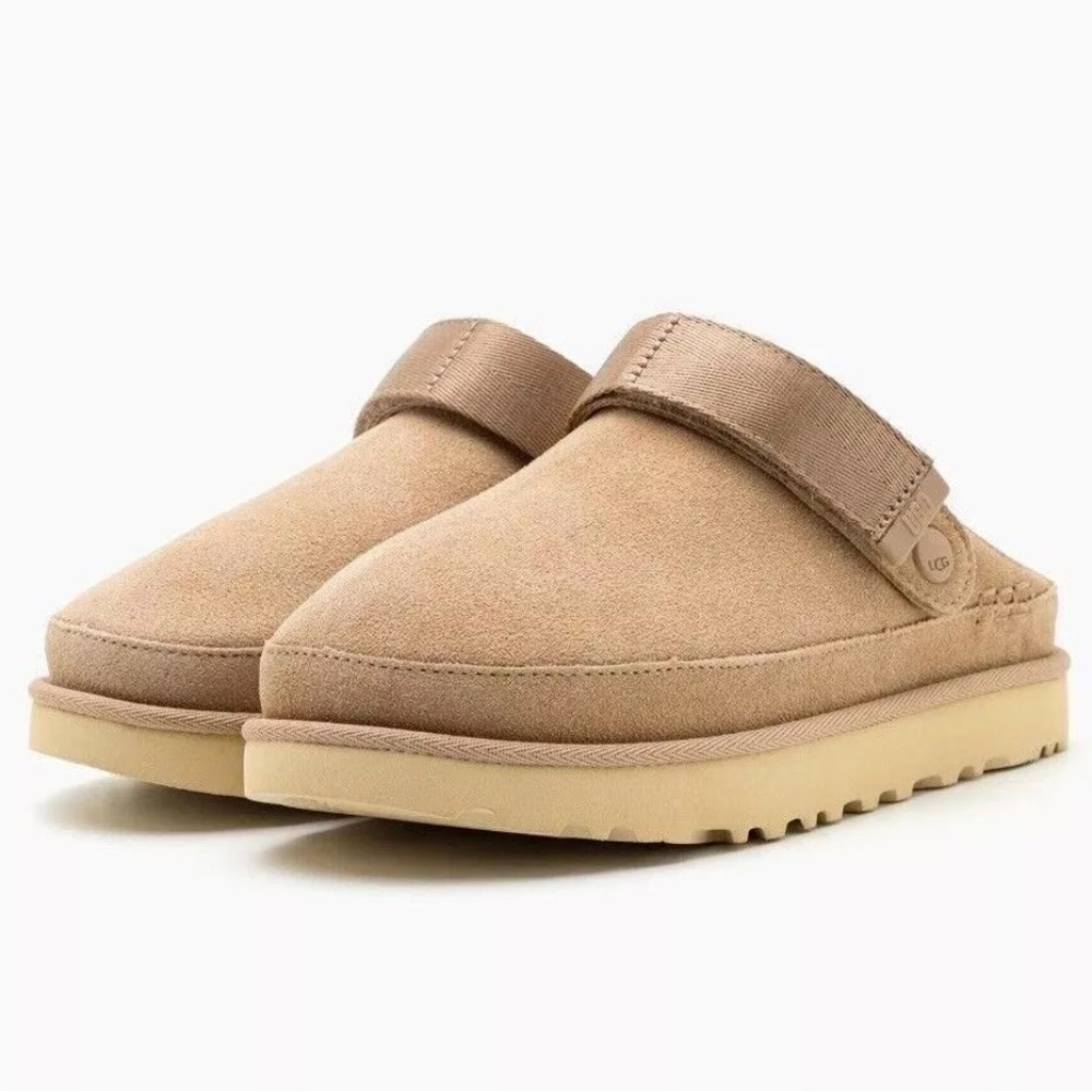UGG Goldenstar
Clog Sand NEW 7